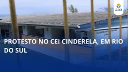 Parents protest and demand the return of removed school principal in Rio do Sul